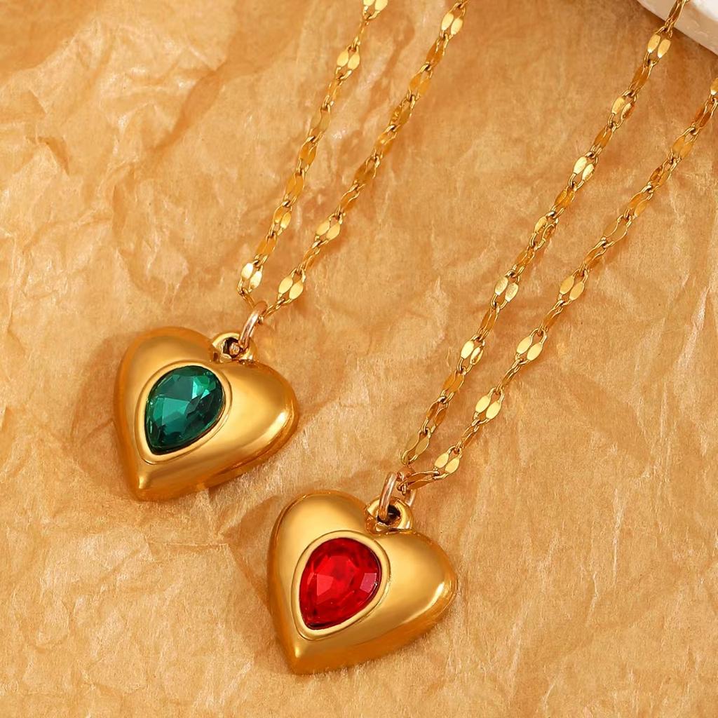 Collier pendentif gemme d'amour de luxe léger 2026 pour femmes, collier ras du cou polyvalent haut de gamme en acier inoxydable design chaîne clavicule