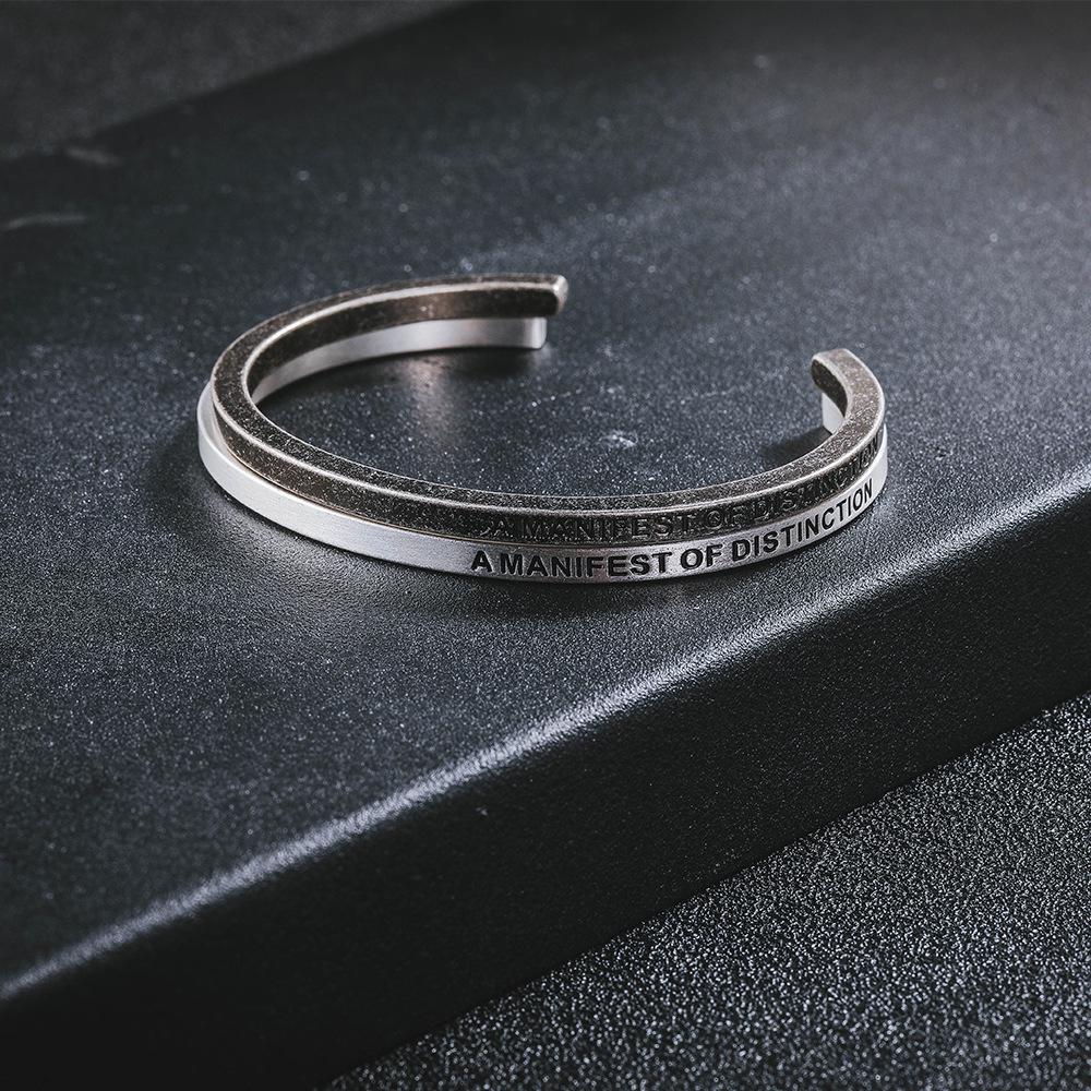 

Unisex Minimalist Silver Square Bar Bangle: A Versatile, Asexual Style for Modern Elegance античний срібного кольору
