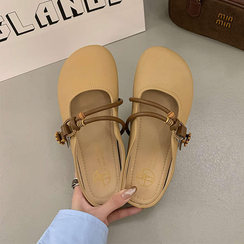 2025 nouvel été sac à fond plat tête demi-pantoufles pour femmes vêtements d'extérieur chaussures simples françaises une pédale chaussures pour femmes sandales à semelle souple