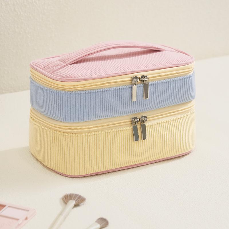 Kore PU Seyahat Makyaj Çantası – Kadınlar için Sevimli ve Taşınabilir Cilt Bakım Saklama
