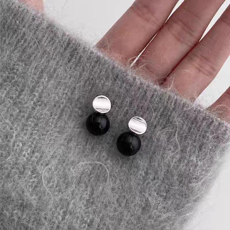 Elegant Grey & White Pearl Stud Earrings: Unique Round Disc Design for Women