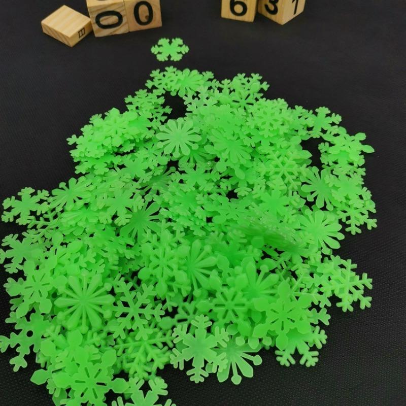 100 шт. 3D Наклейка на стену Снежинка Светящаяся Флуоресцентная Светится в темноте с бесплатным клеем Наклейка на стену для Детской комнаты Спальни