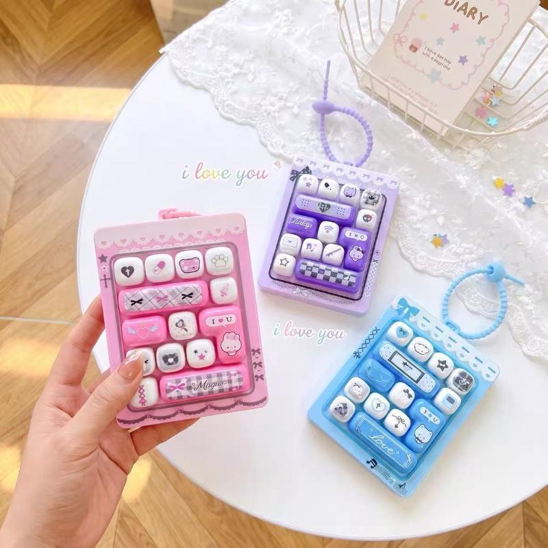Christmas Gift Sweetheart Keyboard Keycap Keychain 14 Grid Vertical Stress Relief Fidget Accessory for Kids Adults