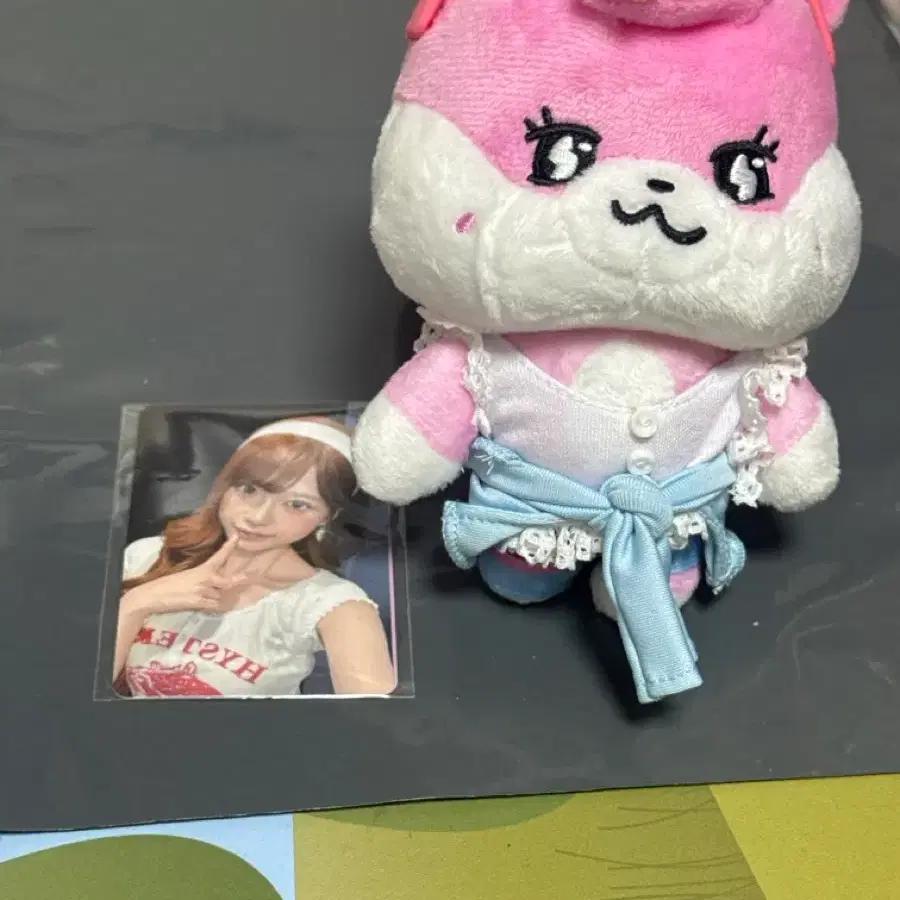 Selling RESCENE Pretty Girl Remini Zeroming Jenna (photocard include)