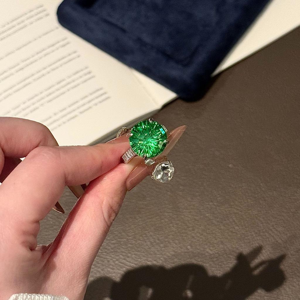 Imitation Natur Feuerwerk Schliff Smaragd Ring Super Flash 10 Karat Champagner Seiko Offener Ring