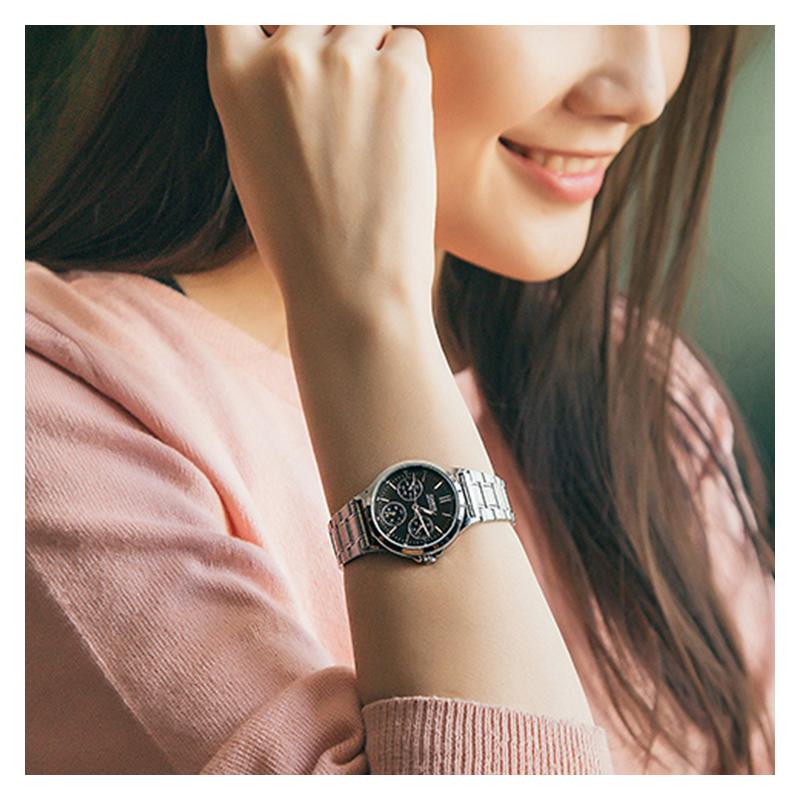Casio CASIOSTANDARD Series Business Casual Fashion Classic Pointer Three Eyes Six Needles Roman Scale Waterproof Quartz Movement LTP-V300D-1A
