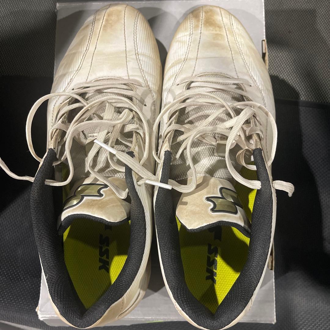 Used Spikes compatible with high school baseball