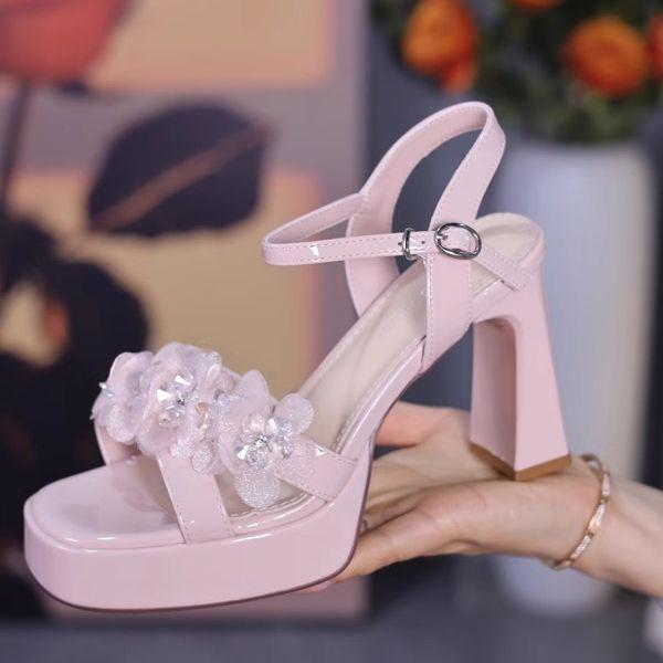 Fairy wind platform flower high-heeled sandals 2025 summer comfortable and not tired feet naked pink waterproof table thick heel one-word buckle