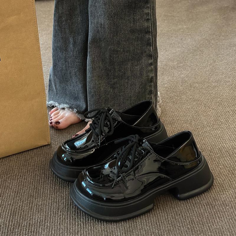 

Женские новые универсальные туфли из маленькой кожи с круглым носком и шнуровкой, кожаные туфли-одинарки на платформе-маффин для женщин 37