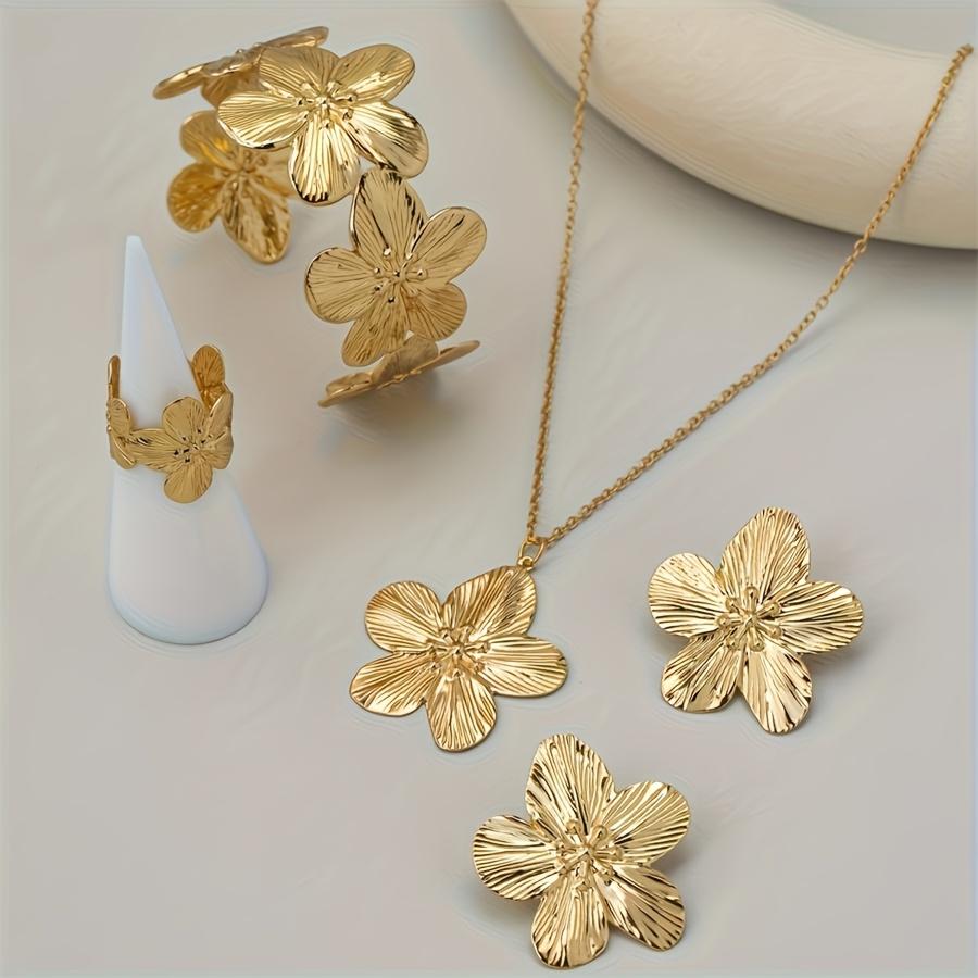 5pcs Elegant Golden-Tone Floral Jewelry Set - Vintage Style, Includes Necklace, Bracelet, Ring,and Earrings Ideal for Daily Wear