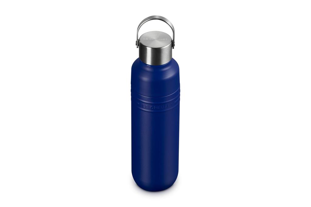 [Red Dot Design Award 2025 Winner] Le Creuset Water Bottle, 500ml, Azure Blue, Stainless Steel, Vacuum Insulated, Keeps Drinks Hot or Cold, Wide