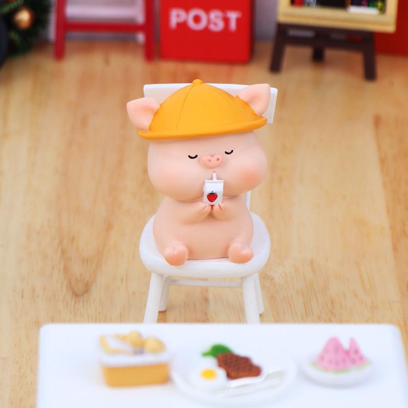 Creative Japanese Cute Pig Desktop Ornament for Car or Office