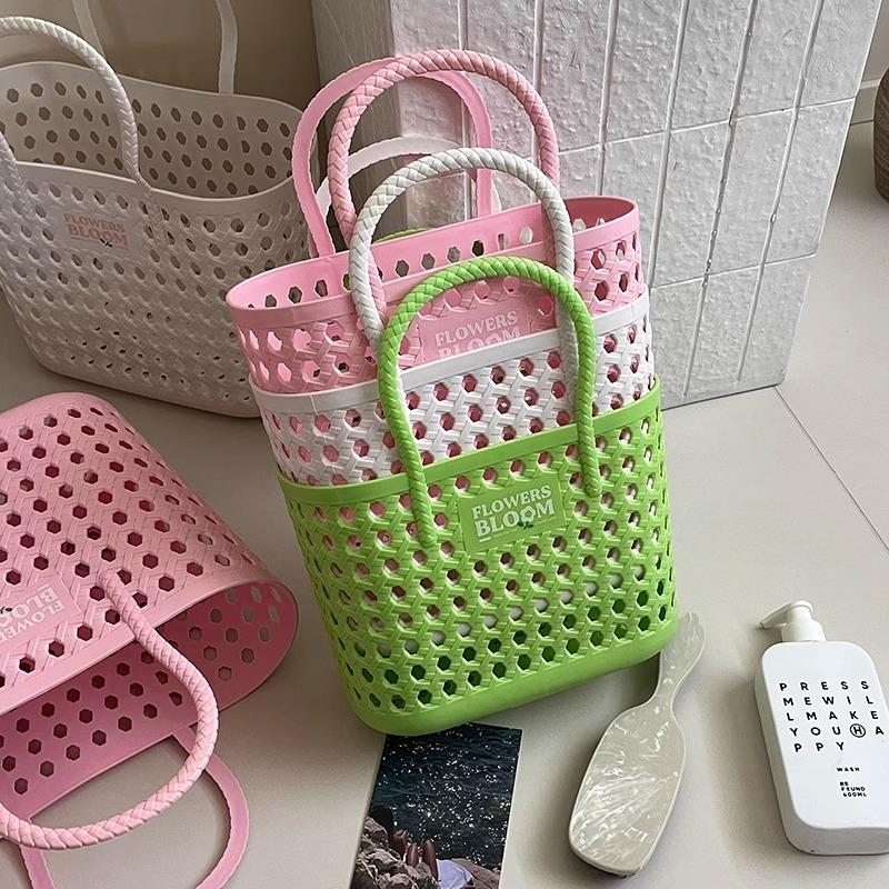 Plastic Bath Basket Bathroom Toiletries Towels Organizer Dirty Clothes Handheld Storage Bag Laundry Storage Bath Basket Drainage