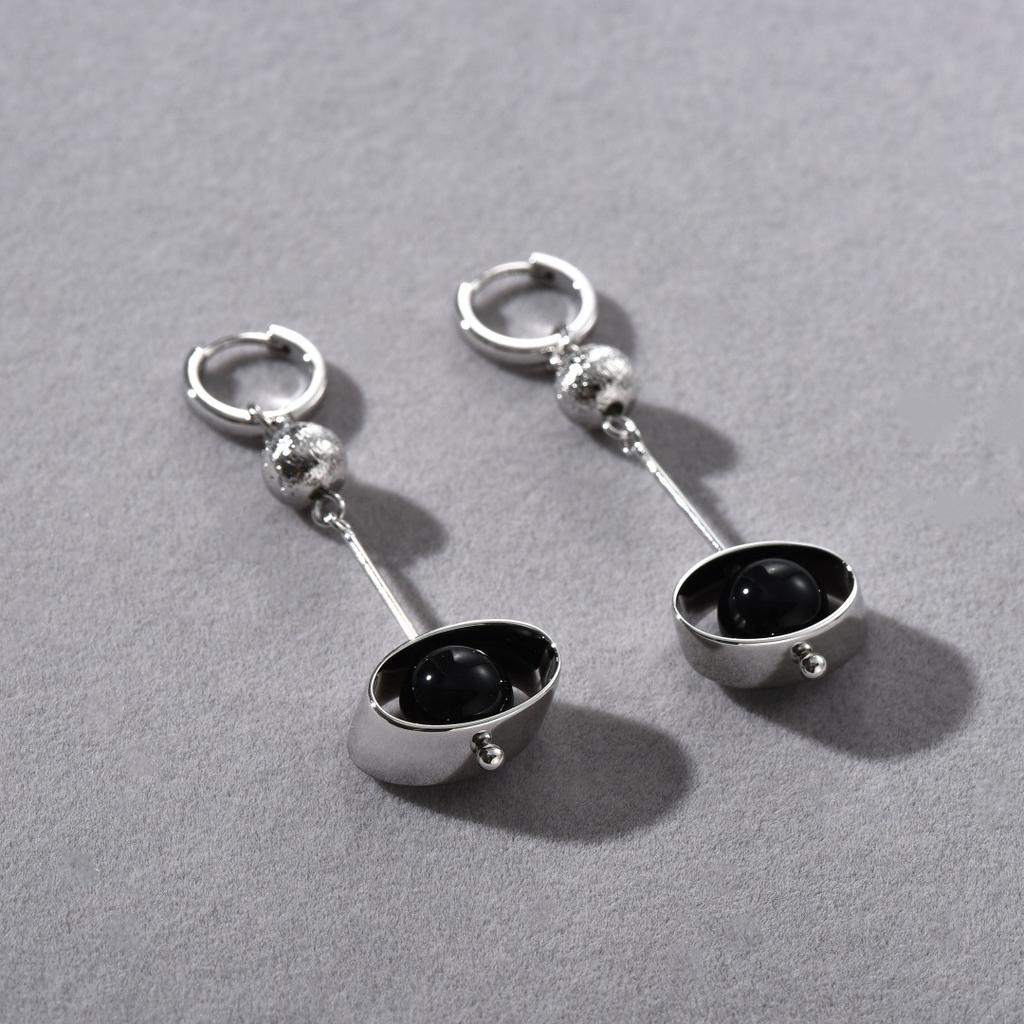 Original Design Premium Metal Copper Platinum Plated Black Agate Pendant Ear Buckle Earrings Temperament Fashion Earrings Women