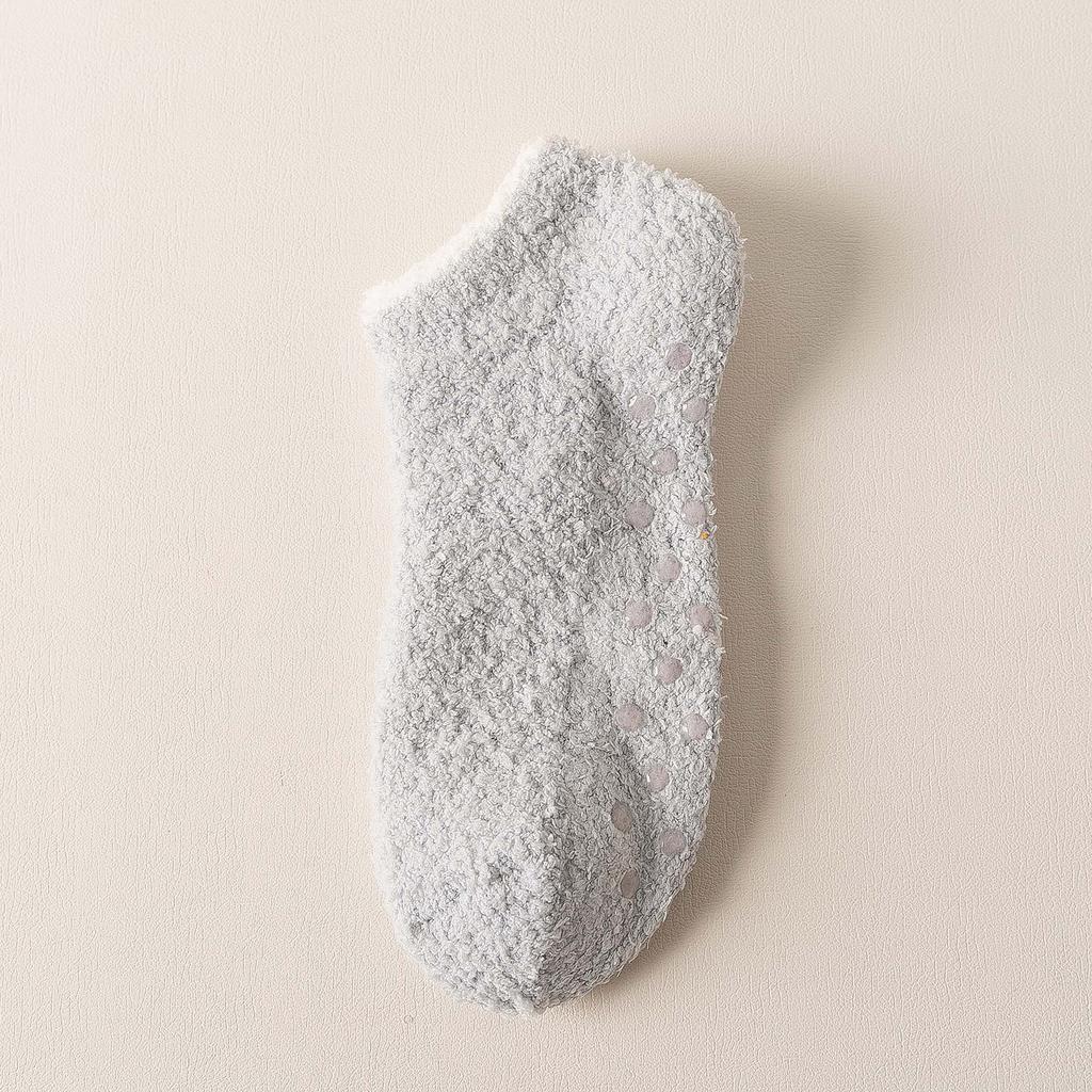 Unisex Non- Lined Floor Socks with Dots for Warm Indoor Home Wear, Lint-Free Socks for Men and Women