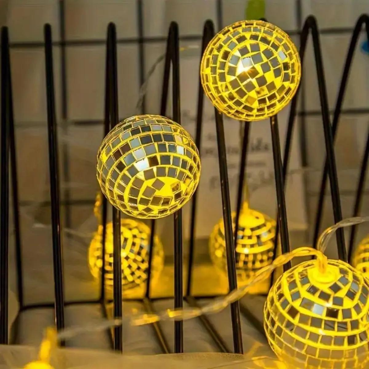 

1PC Battery Powered 1.5m10leds Mirror Ball String Light Modern Retro Disco Bar Party Christmas Ball String Light for Party Decor 1.5M10LED&Battery not included