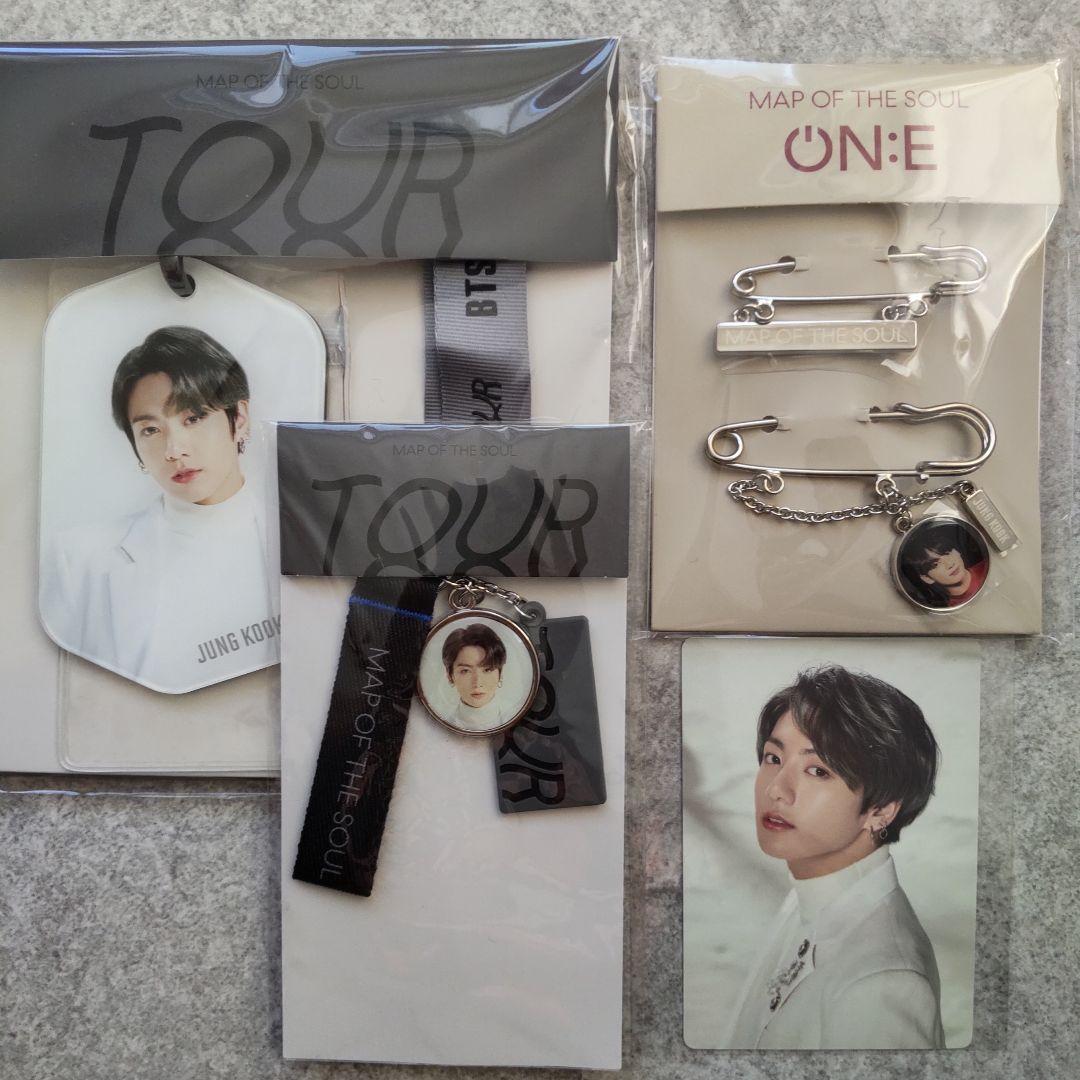 

[Б/У] Брелок BTS Чонгук Многослойный фотореквизит