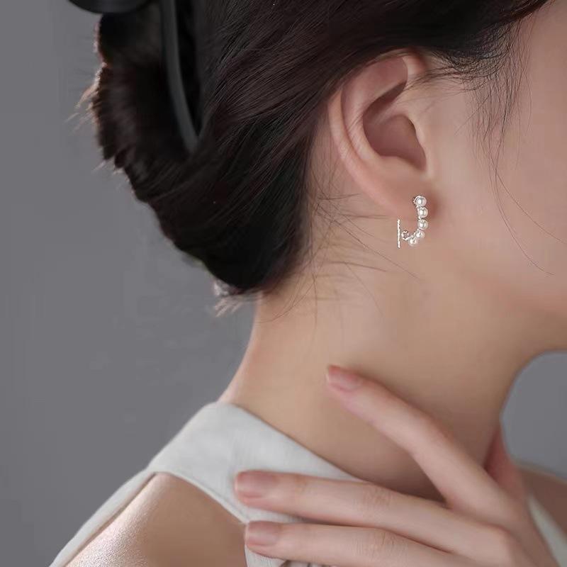2024 Niche Style: Light Luxury Pearl & Sterling Silver Stud Earrings