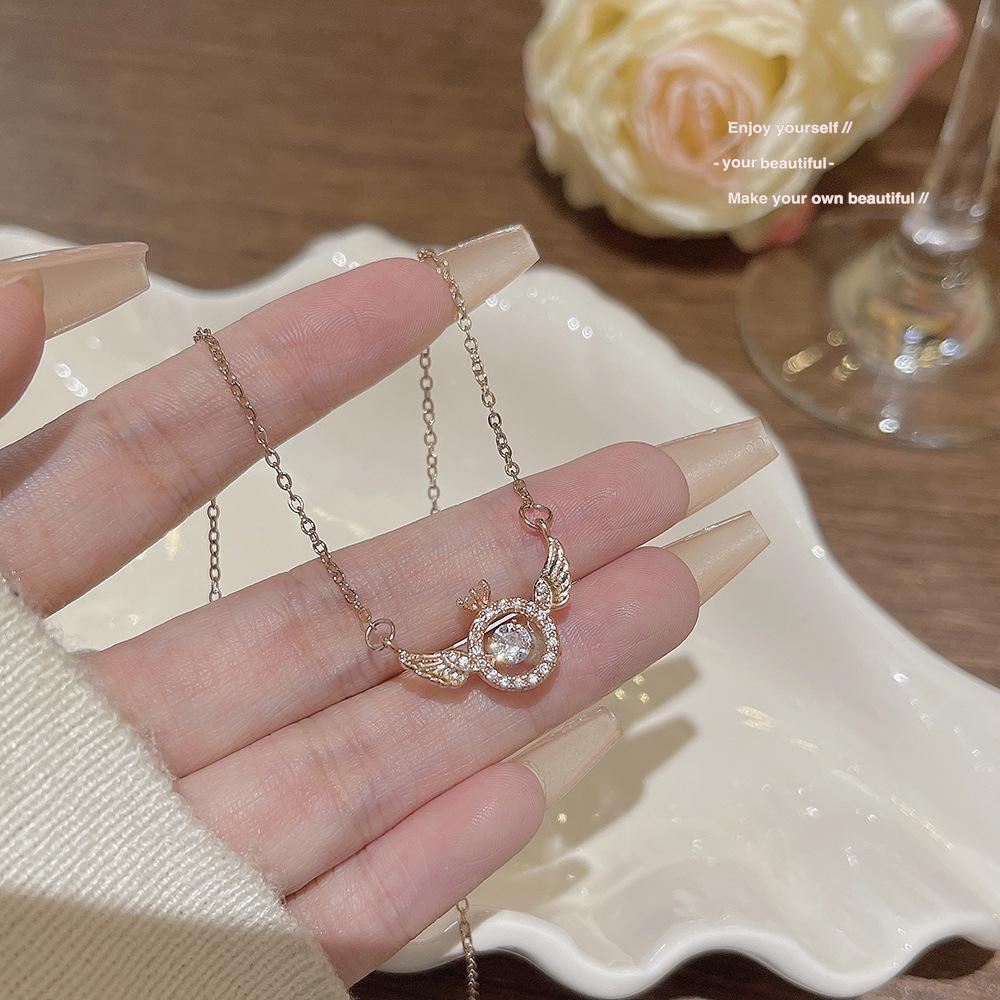 Korean 18K Gold Titanium Steel Women's Clavicle Necklace - Versatile, High-End, Non-Fading Temperament Choker.