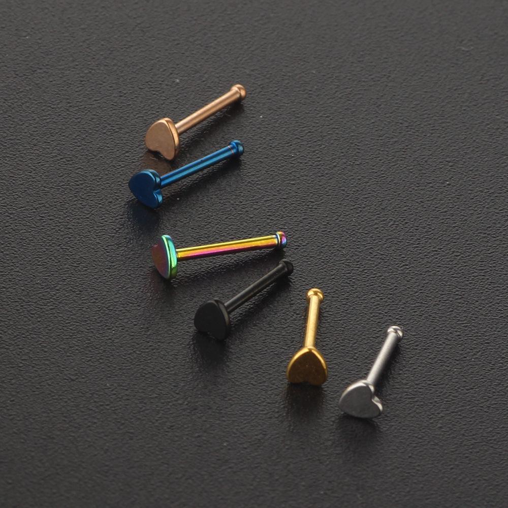 Herzförmiger medizinischer Nasenring: Europäischer & Amerikanischer Stil Nasen- und Ohrstecker mit geraden & gebogenen Stäben.