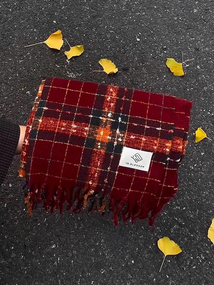 Red Christmas scarf Women's winter high-end atmosphere plaid scarf New Year's gift Autumn and winter 1116 new models