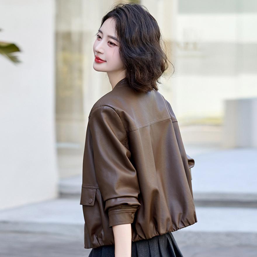 Jaro a Podzim Nový Ležérní Volný Top Motocyklové Oblečení Krátký Kožený Křivák Design Texturovaný Kožený Křivák Dámská Bunda Trend