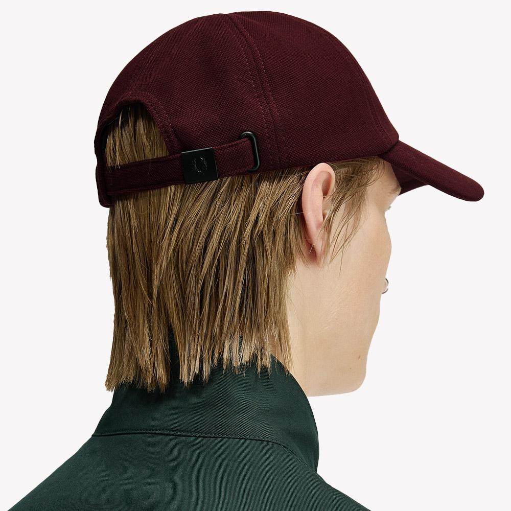 FRED PERRY Pique Classic Cap - Oxblood Cfpu2612295-597