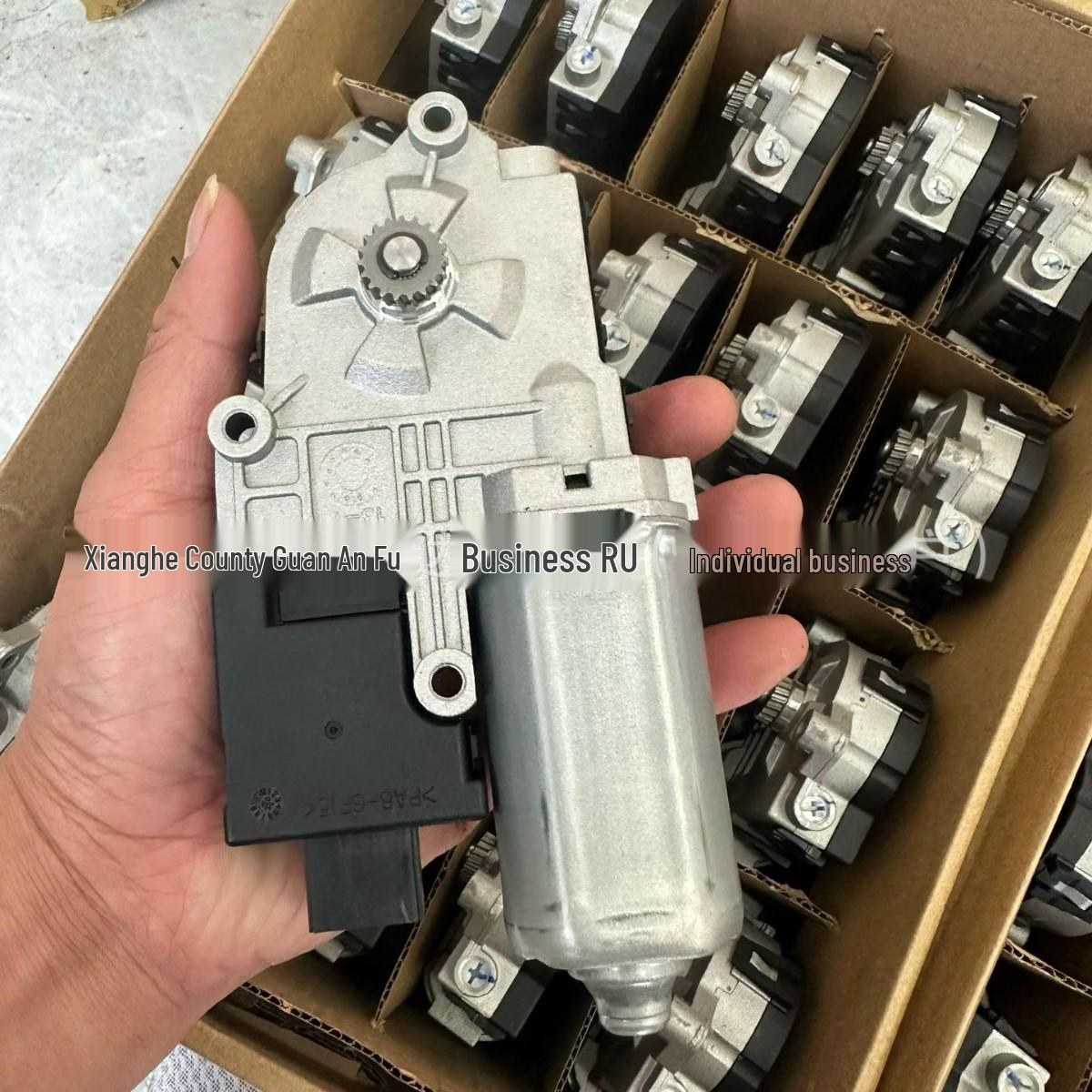 Compatible Sunroof Motor Control Module for BMW F49 1 Series/2 Series X1/X2/X3 with F18 Roller Blind Motor.