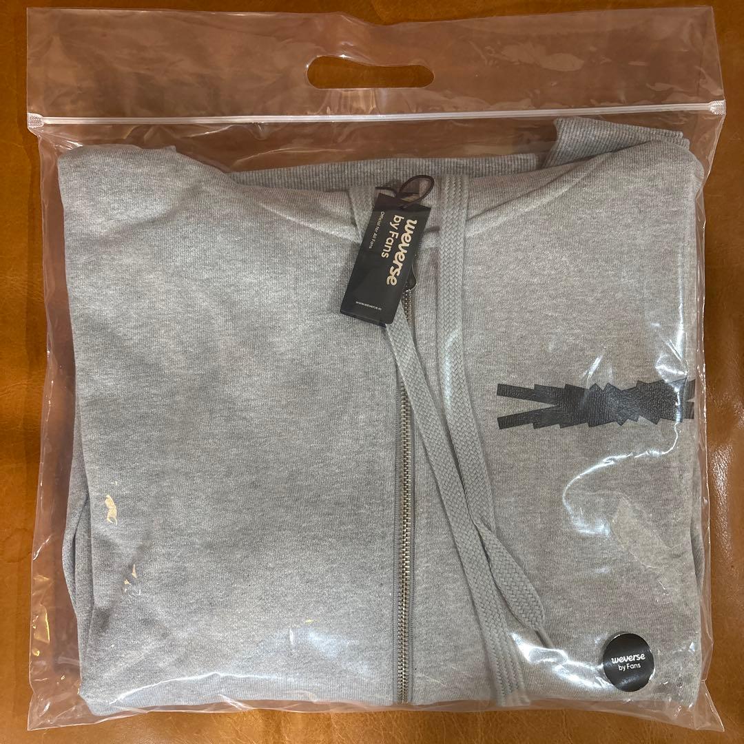 

[USED] Le Sserafim Zip-up Hoodie Grey 100% Cotton
