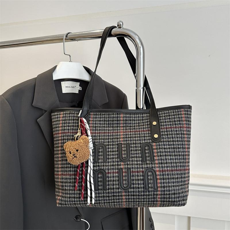 Stylish Canvas Tote Bag For Women With Unique Design And Spacious Capacity For Everyday Use