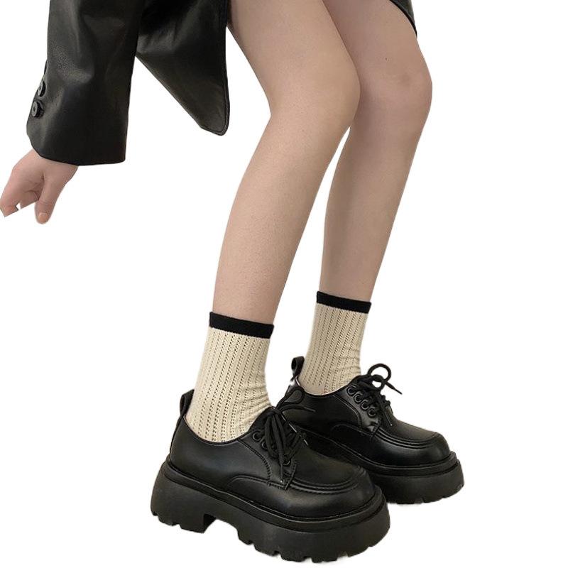 Dicker Absatz dicke Sohle weiße kleine Lederschuhe zum Schnüren Britischer Stil Retro Damen Koreanische Version Einzelne Schuhe neuer Trend im Sommer 2024