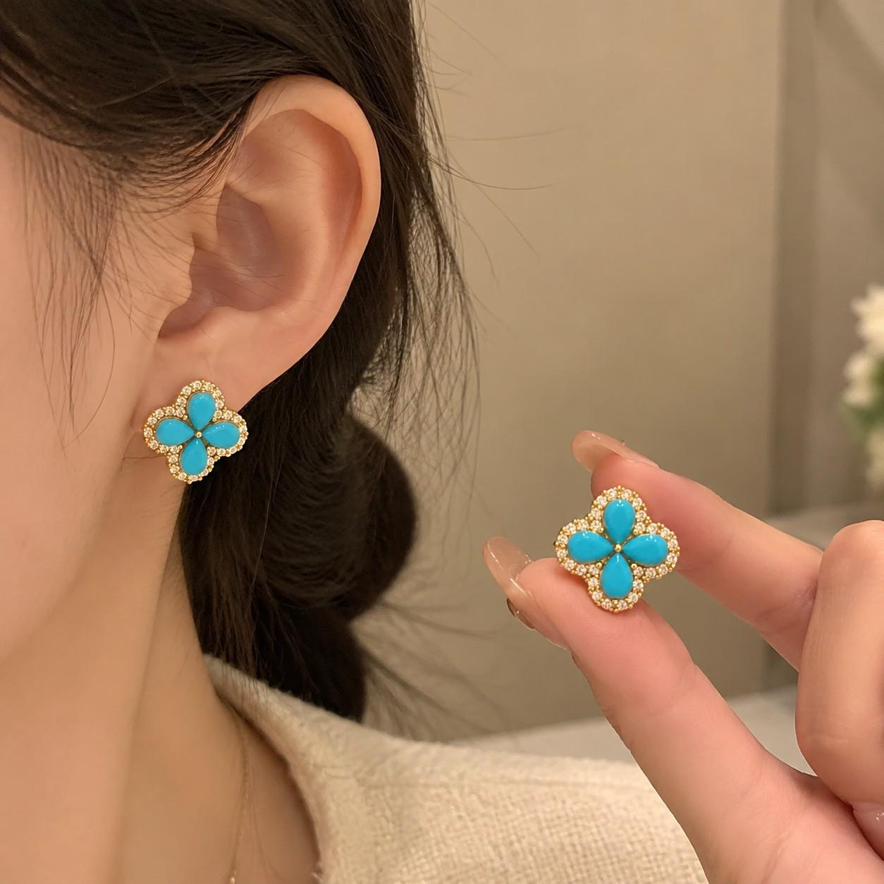 French Blue Turquoise Zirconia Flower Stud Earrings, Elegant Niche Design with a High-End Feel, Versatile and Sophisticated Accessories.