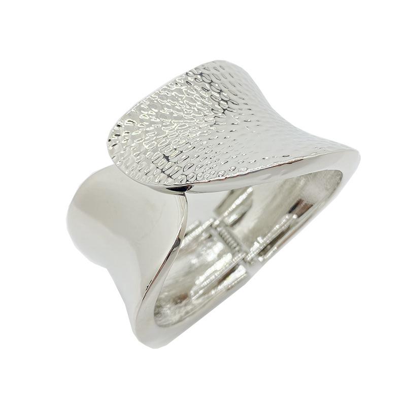 Large Glossy Bracelet for Women, High-end, Fashionable, European and American Exaggerated Spring Bracelet