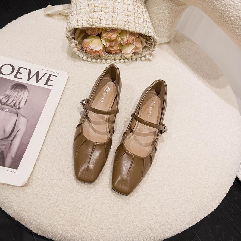 

Coarse-heeled single shoes French retro Mary Jane shoes white 2025 new spring and autumn soft leather one-word with square head low-heeled shoes 40 коричневий