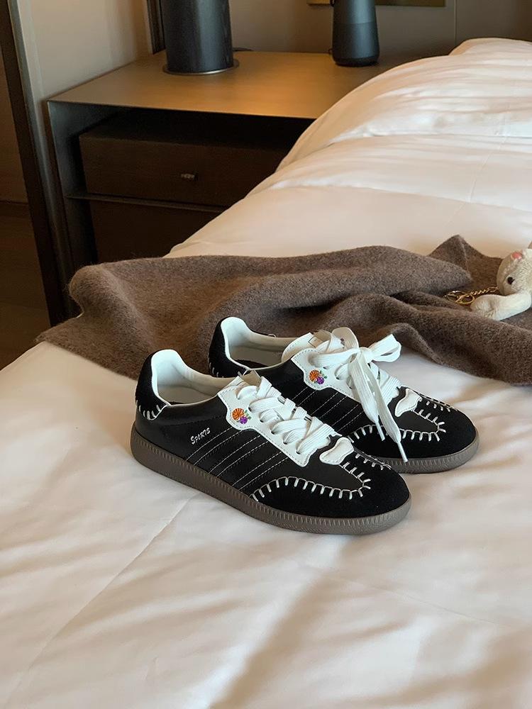 

Tai looks good and spicy! New color~ 2025 spring and autumn retro color matching hand stitching sports and leisure shoes board shoes women s German t 40 чорний