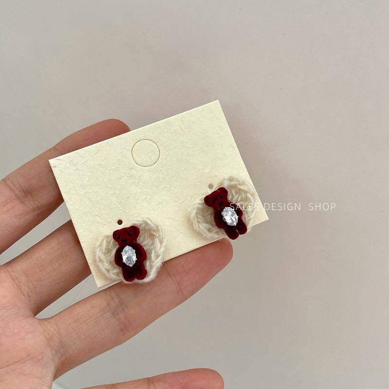2025 Autumn/Winter Heart-Shaped Knitted Teddy Bear Zircon Stud Earrings - Fashionable, Simple, and Cute Ear Jewelry