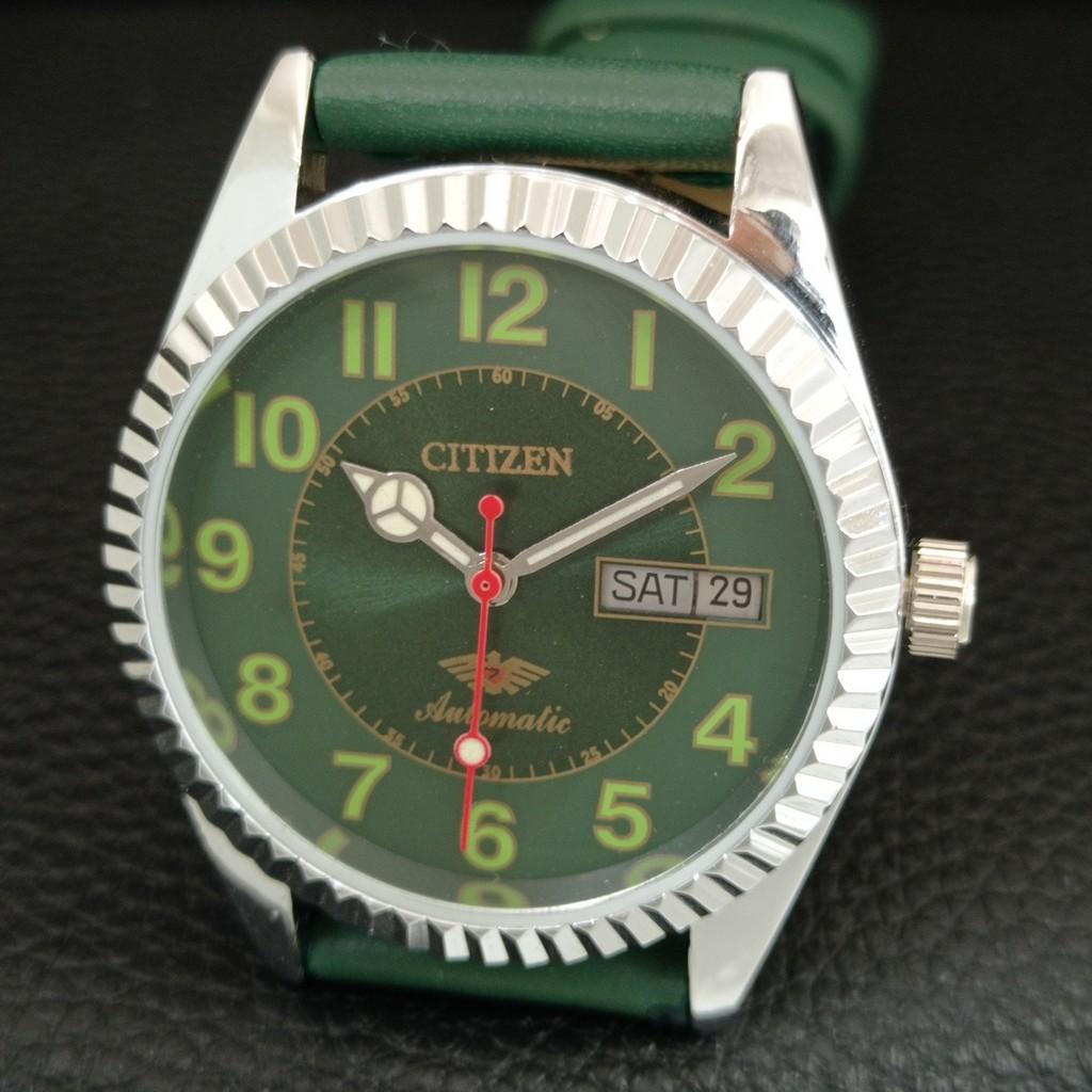VINTAGE REFURBISHED CITIZEN AUTOMATIC 8200 JAPAN MENS GREEN DIAL WATCH a447163-1