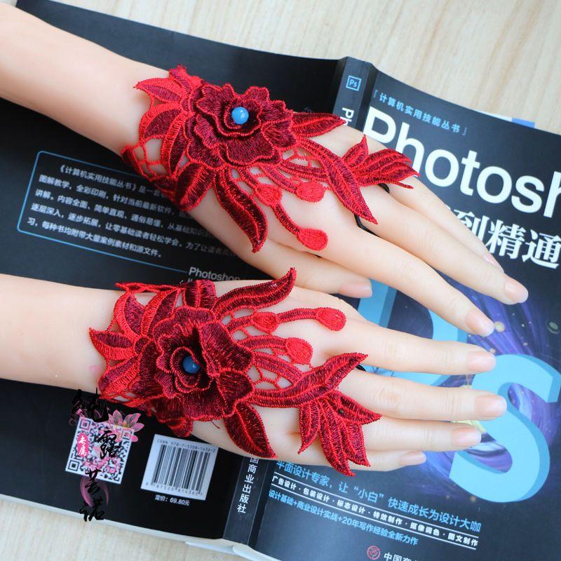 

Вышитые перчатки летние тонкие короткие эластичные кружевные наручные перчатки для женщин дышащий чехол для запястья wrist about 16 cm красный