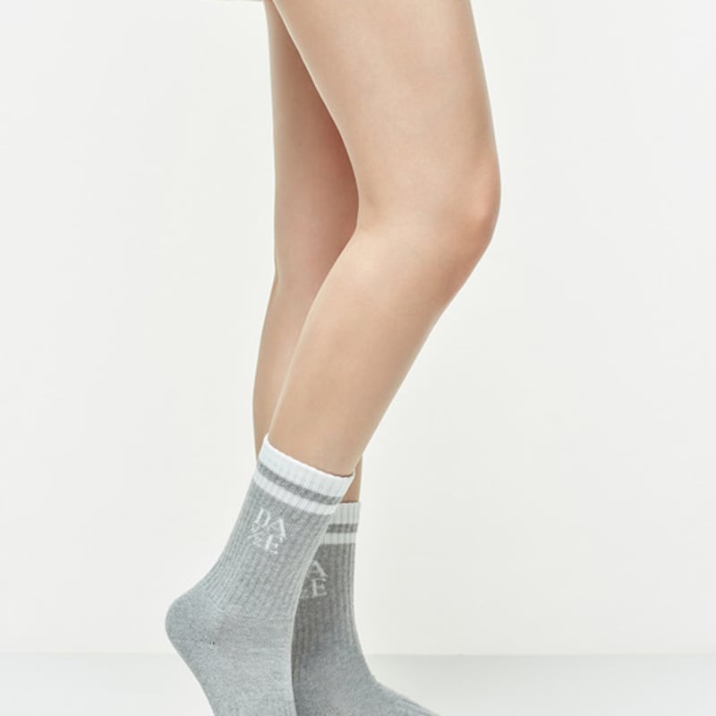 DAVE&DAZE Two-Line Sports Crew Socks in Gray
