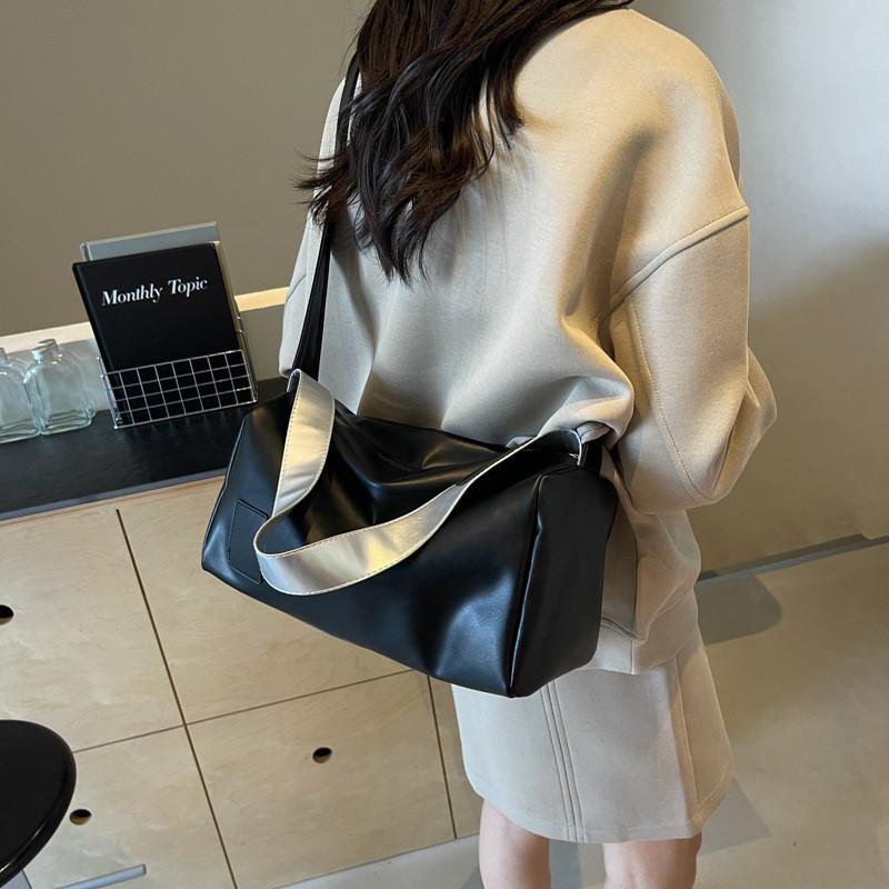 Stylish Large Capacity Pillow Bag 2024 Summer Trendy Shoulder Bag For Women