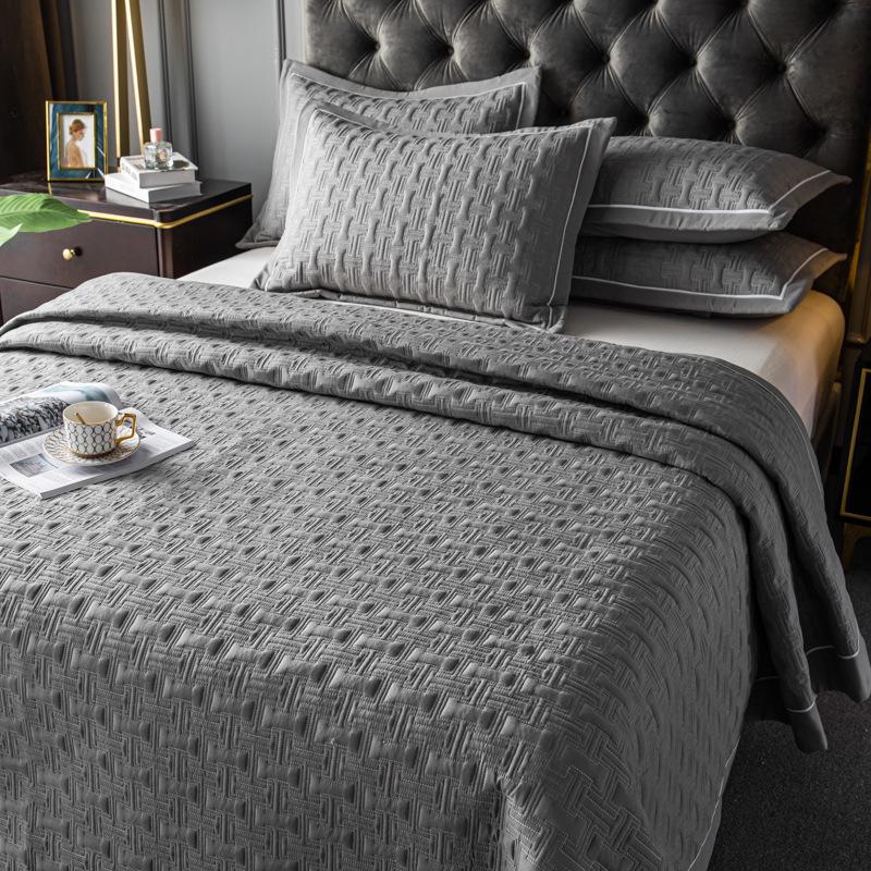 All-Season Solid Color Quilted Bedding Set with Duvet Insert and Cotton Padding