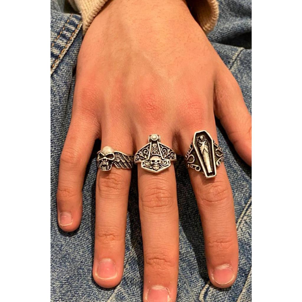 Set mit 3 verstellbaren Ringen mit Totenkopf-Wikinger-Sarg, versilbert