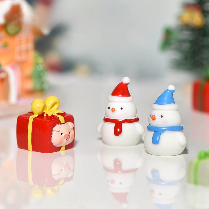 Charming Resin Christmas Snowman And Pig Figurines Perfect For Holiday Gifts