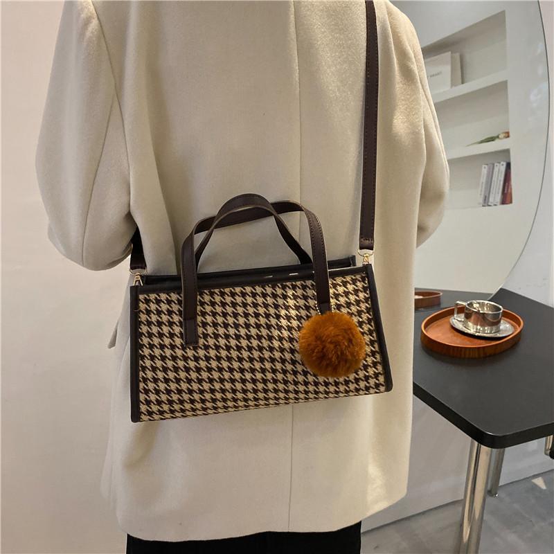 Large Capacity Plush Tote Bag Women's Handbag 2023 Spring New Fashion Street Trend Shoulder Crossbody Bag