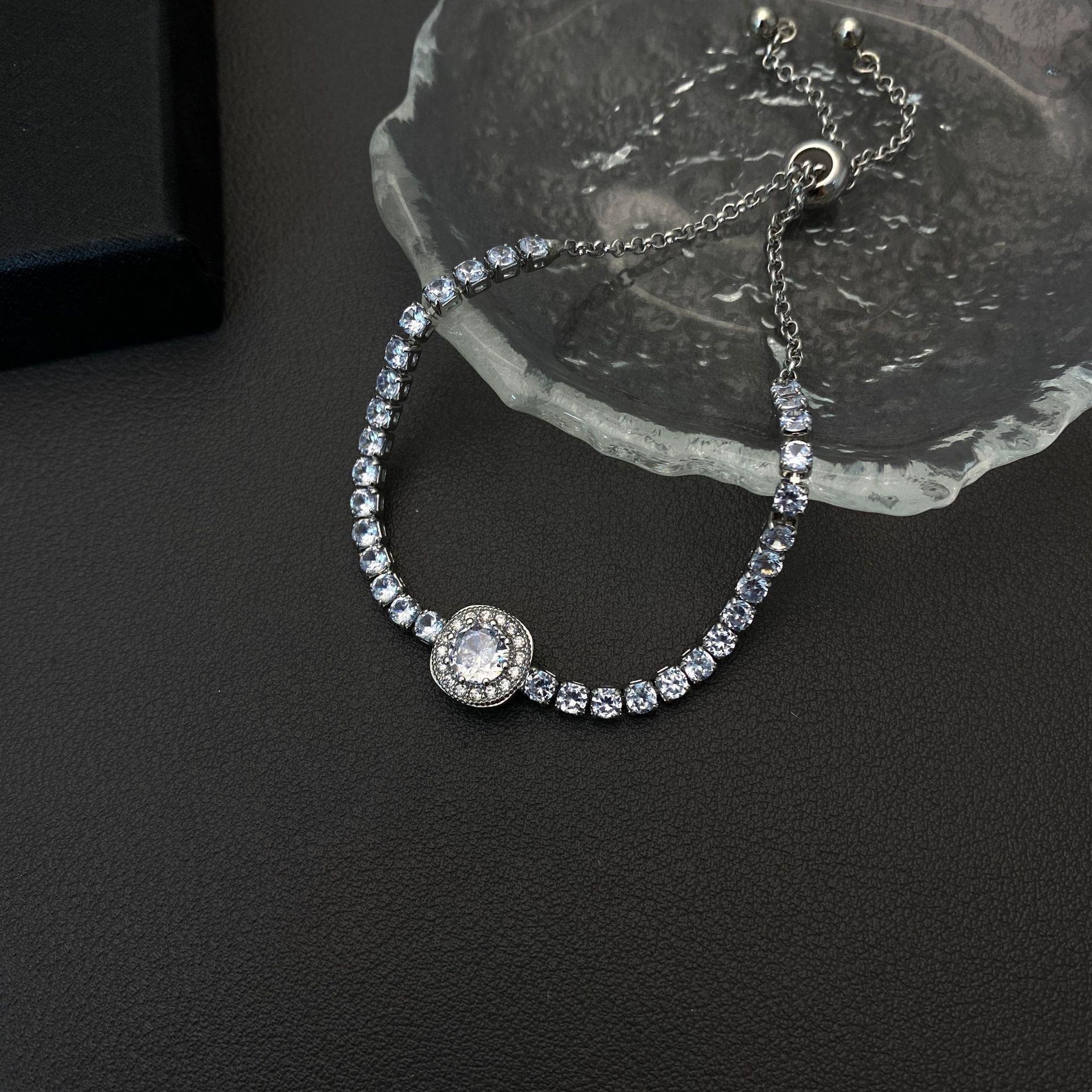 

Новый элегантный браслет с бриллиантами муассанитами 2023 года для женщин - Холодный стиль, нишевый дизайн