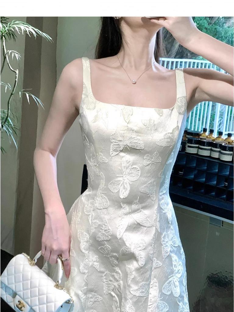 Women's Summer French Embroidered Slim Fit Retro Long Dress with Waist-Cinching and Elegant Charm