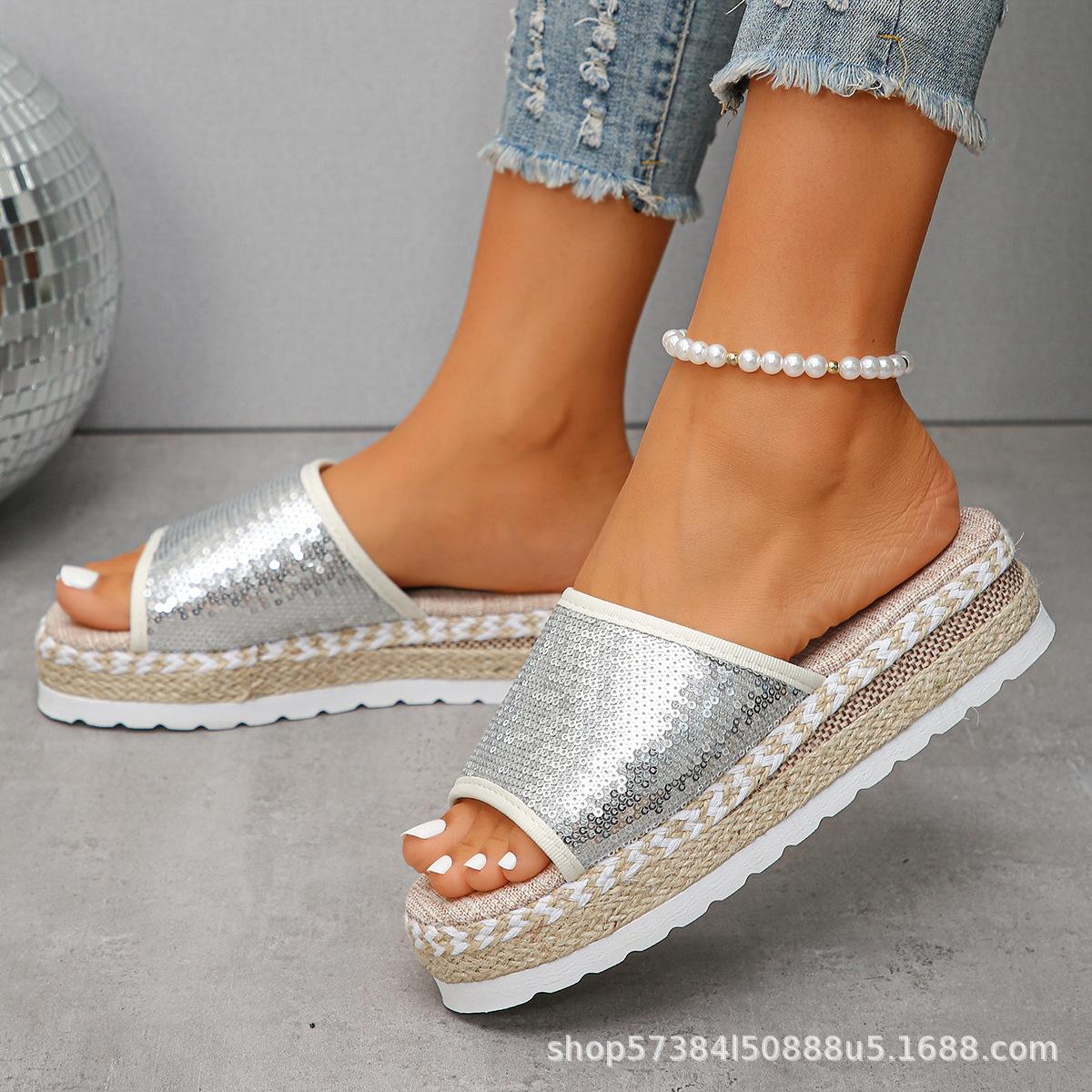 

European and American large-size solid color 2025 summer new round head sequins one-word fashion style women s thick-soled slippers 43 срібний
