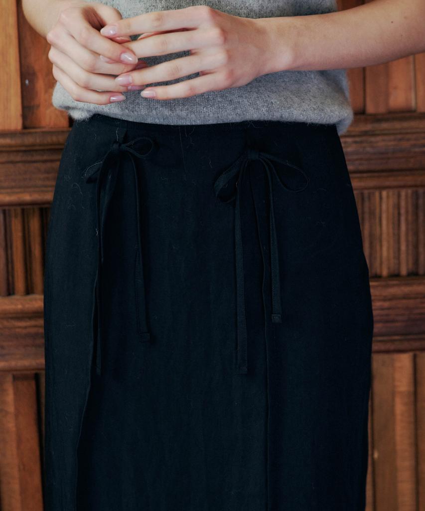 LOVEUSU Friends Ribbon Skirt (Black)
