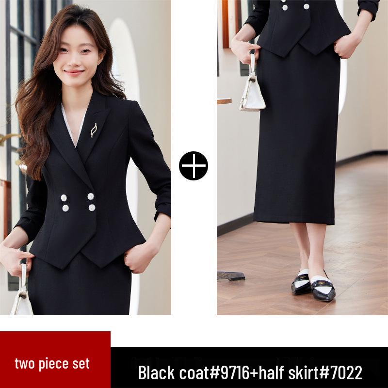 Women's Chic Professional Suit - Elegant White Ensemble, Ideal for Artists, Hosts, and Professionals.