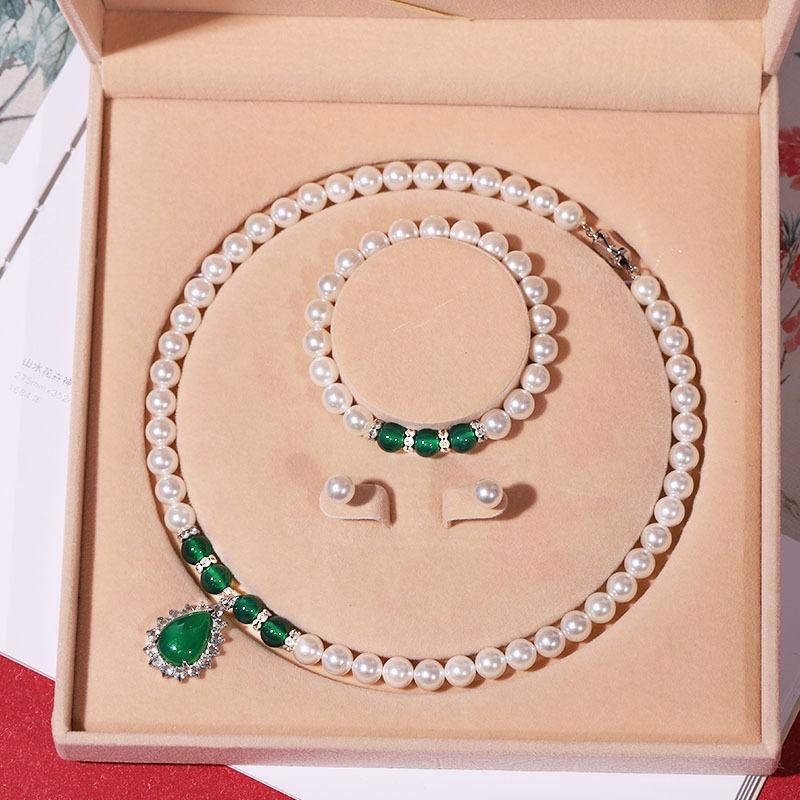 White Bead Sweet Light Luxury Women's Neck Chain Necklace Three-piece Set Mom Chain Jewelry
